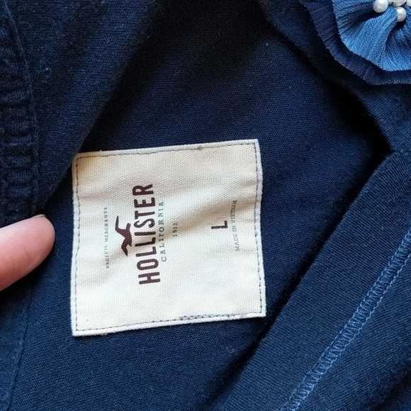 Hollister pearl top - Picture 3 of 3